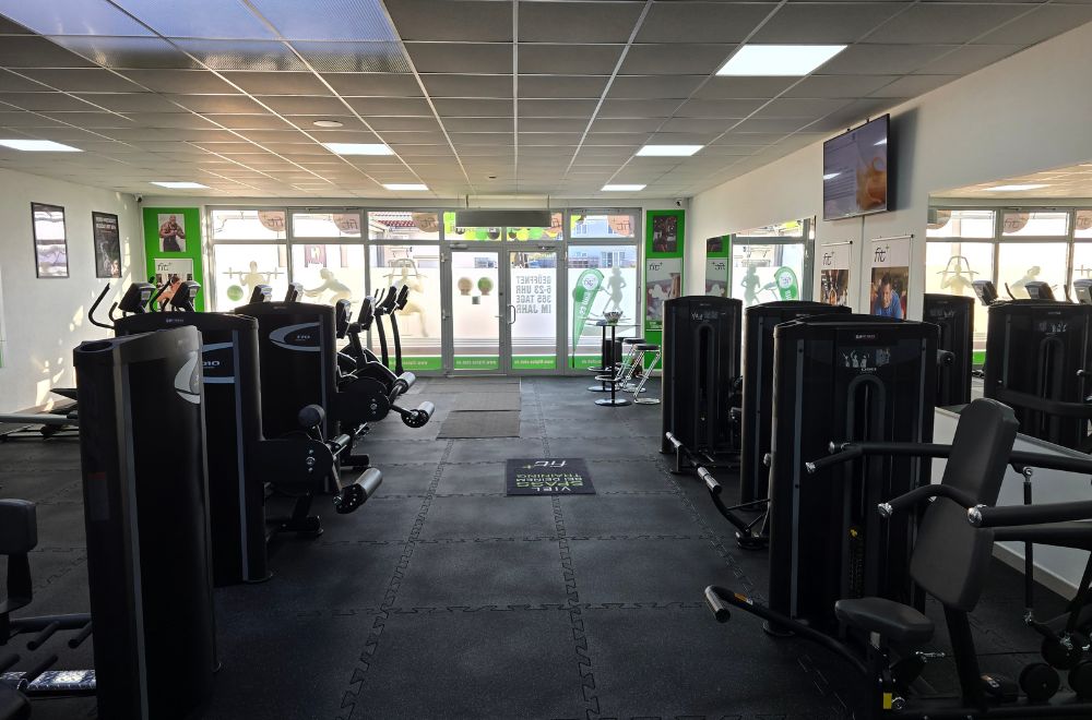 fitplus_Roehrmoos_-Geraetetrainingsbereich